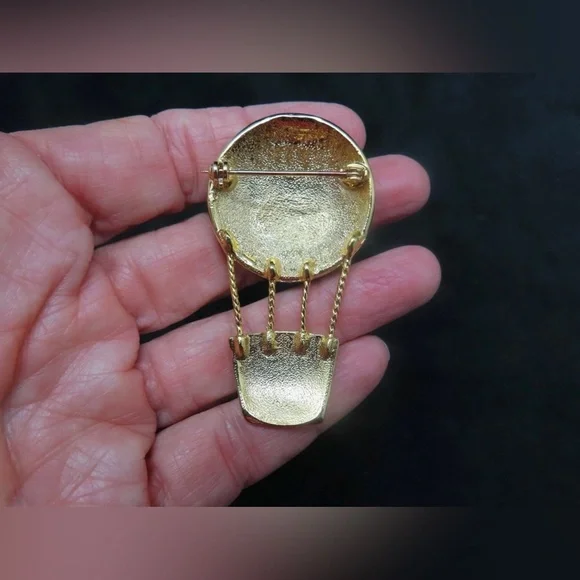 Kim Rogers Vintage Hot Air Balloon Gold Tone Brooch With Red, Purple, & Green. - Picture 4 of 11